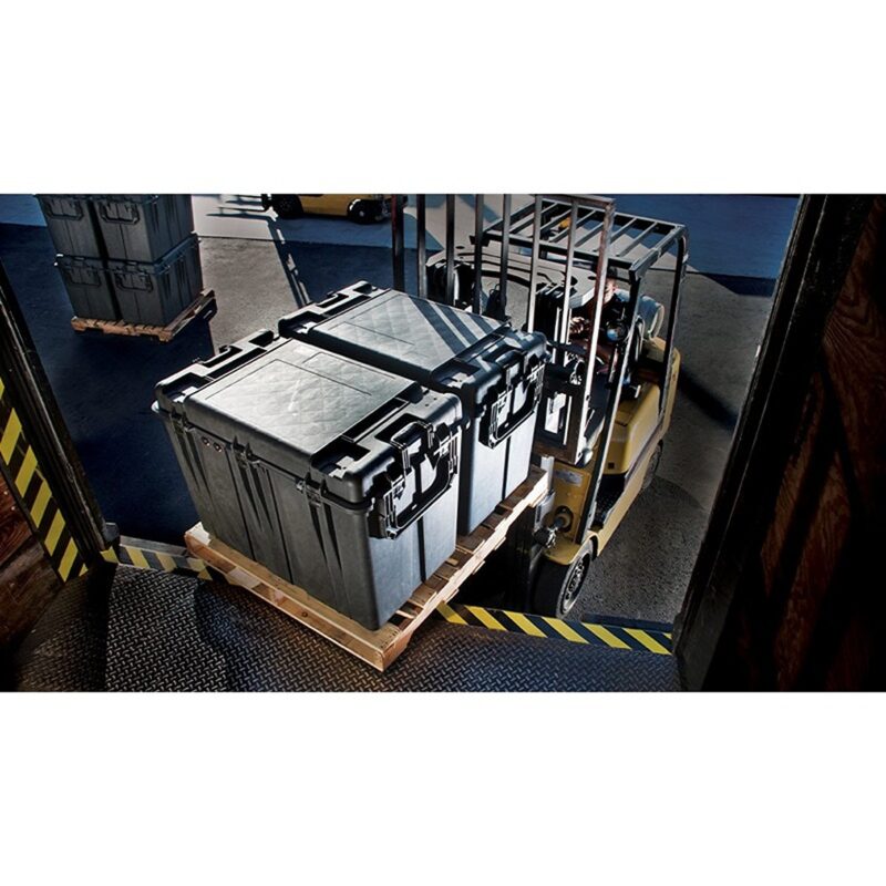 Pelican 0500 Protector Case Black with Foam Watertight Crushproof Transport Case 0500-000-110