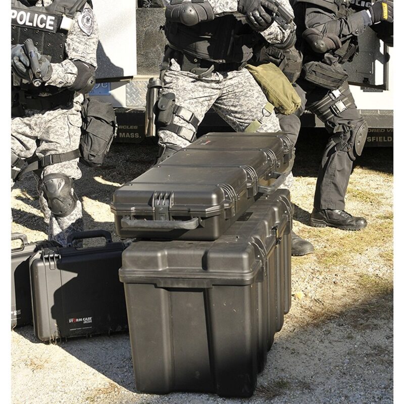Pelican iM3200 Storm Case Black with Foam - Large Waterproof Crushproof Protective Case iM3200-00000
